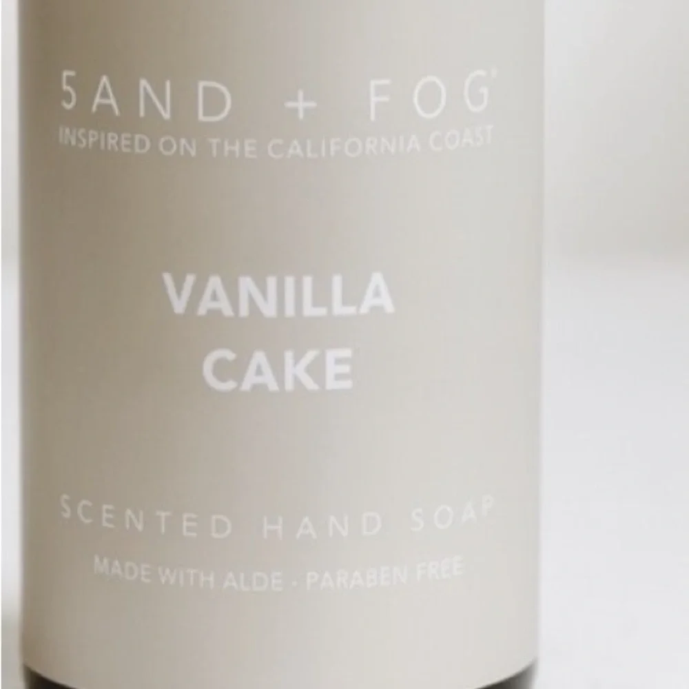 Sand + Fog Vanilla Cake Scented Hand Soap Made with Aloe,‎ Paraben Free, 15.7 oz